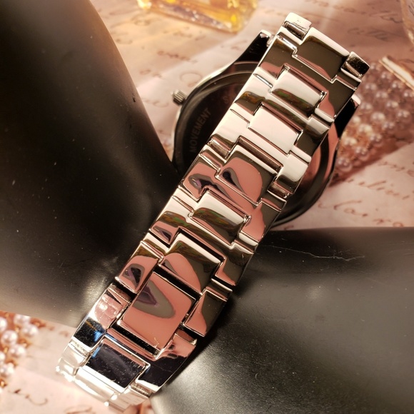 Beautiful Victoria Weick Glamorous Crystal Watch - Picture 3 of 3